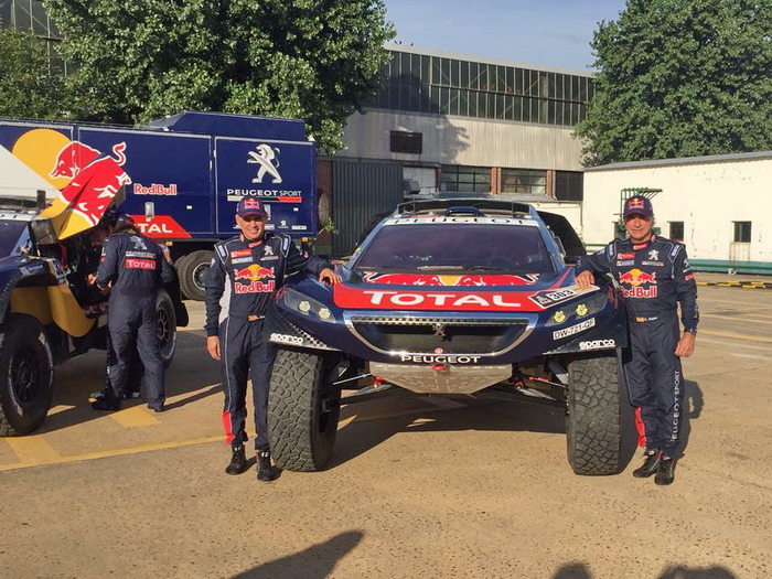 Dakar-2016-peugeot-2008-dkr05